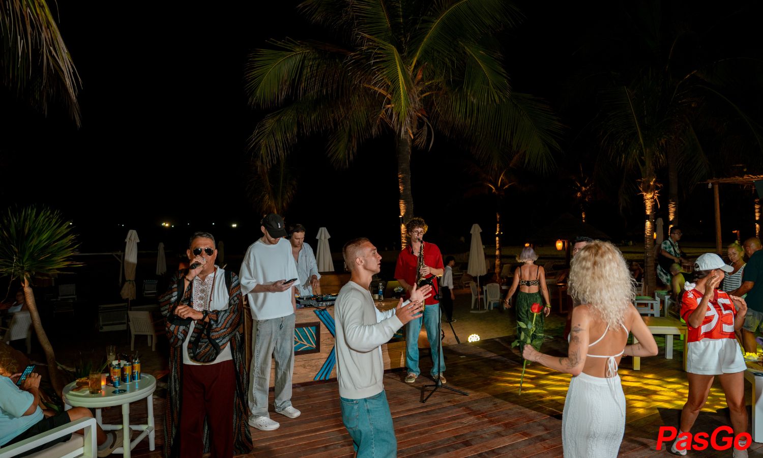 The Holiday Beach Club & Dining - Võ Nguyên Giáp 8
