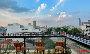 The Laputa Sky Pub & Chill 7