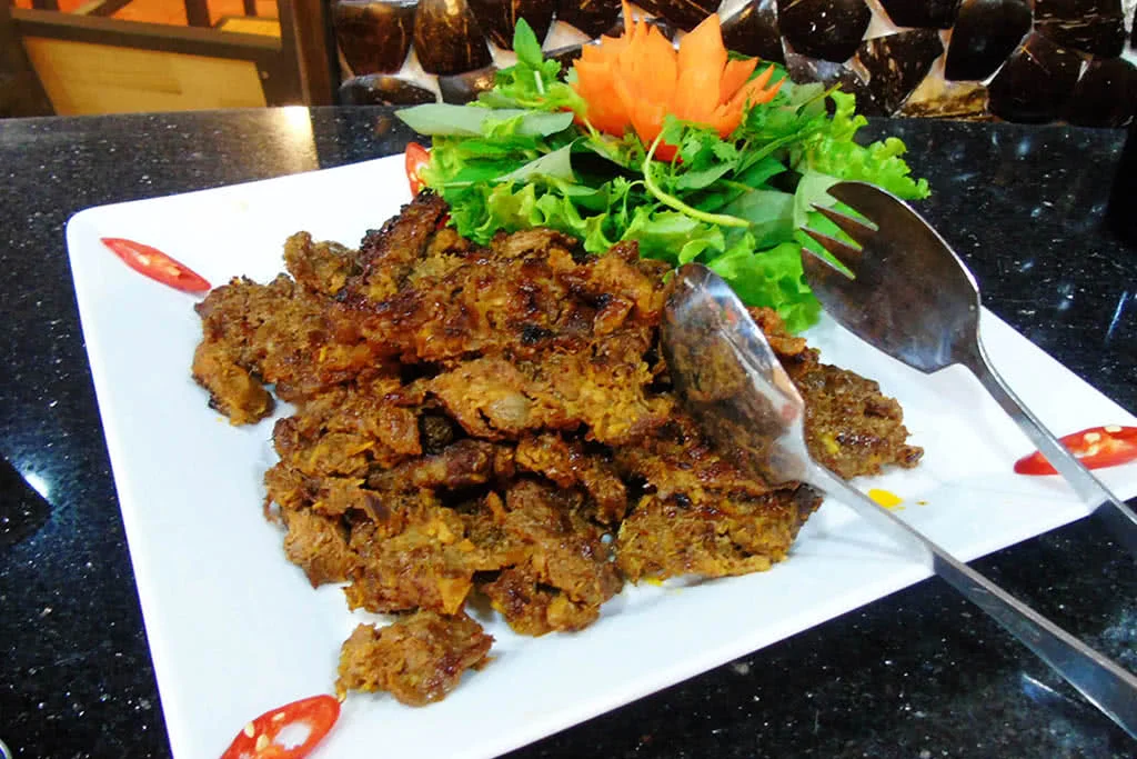 thuyen-xua-xuoi-dong-am-thuc-9