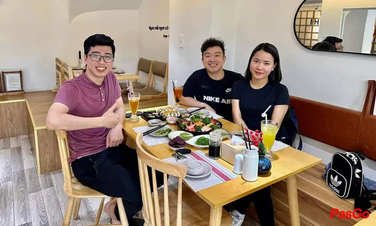 Trạm Sushi Trấn Vũ 12