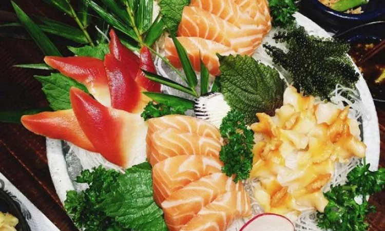 yen-sushi-sake-pub-92-nam-ky-khoi-nghia-3