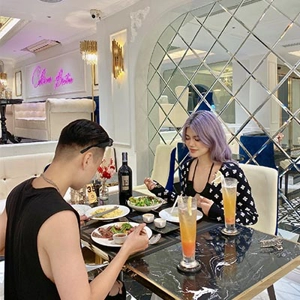 Quán cà phê Celine Bistro Nhật Chiêu