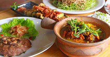 Khám phá những quán ăn ngon rẻ ở Đà Nẵng thu hút đông khách nhất