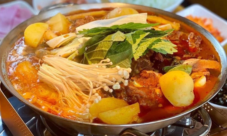 Canh Xương Khoai Tây Lớn, Giá 650K3