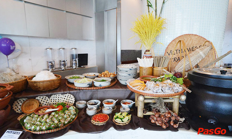 Buffet trưa