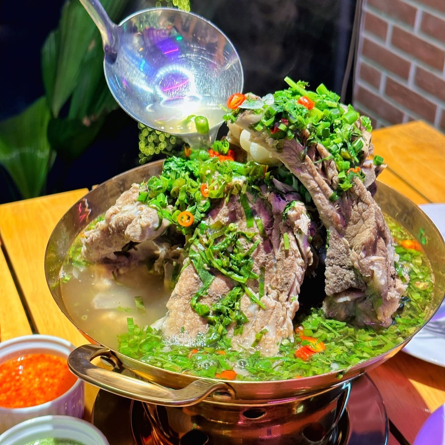 T4: GIẢM 50% Sườn tháp cay kiểu Thái1