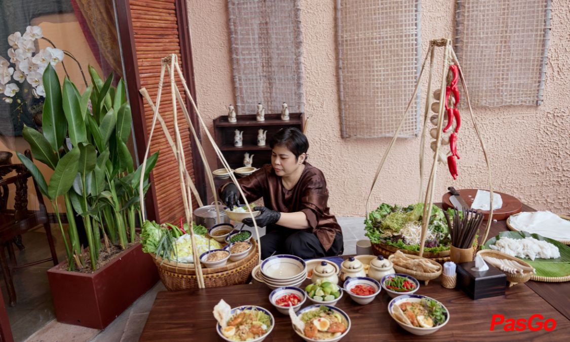 Trình diễn làm Mì Quảng thủ công4