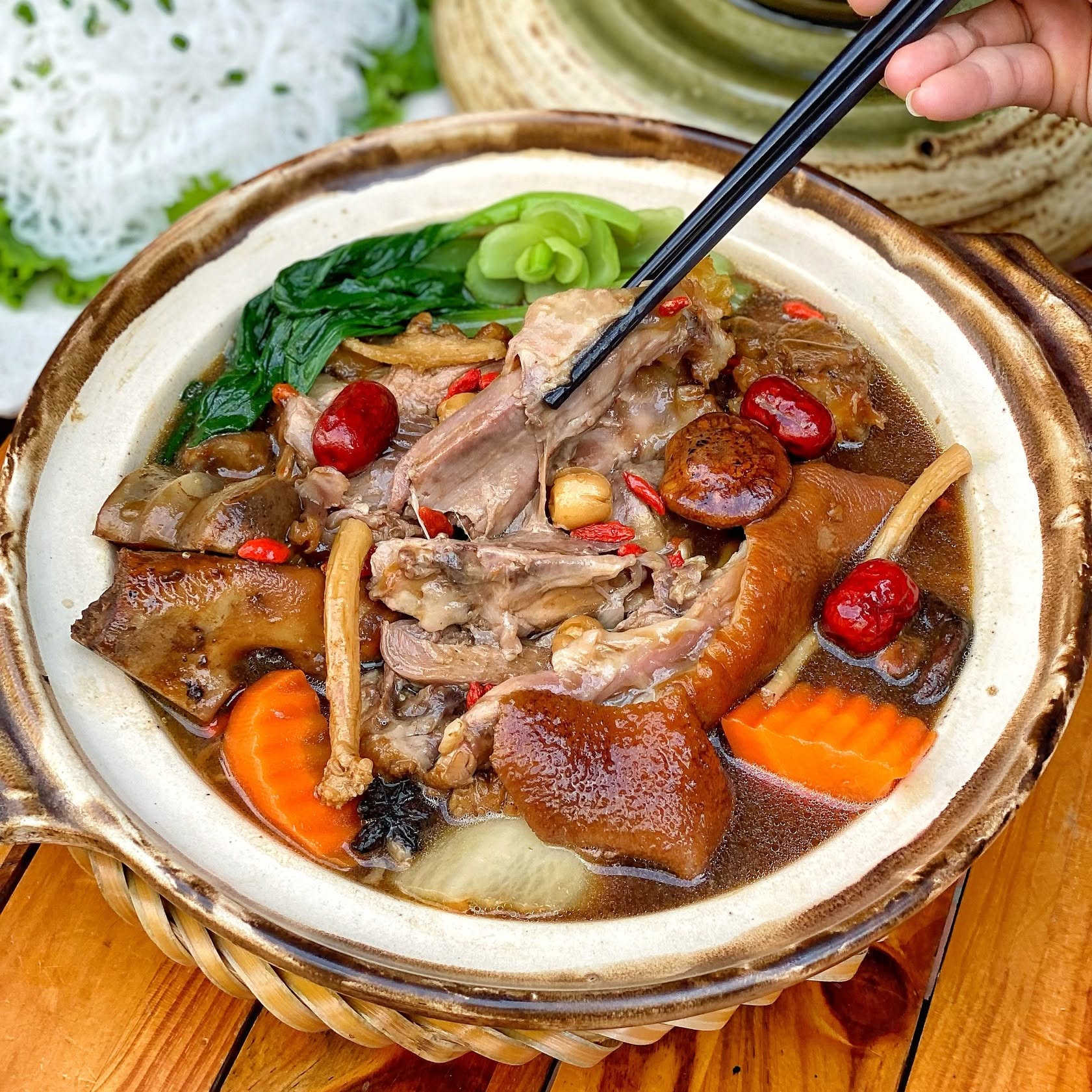 T3: GIẢM 50% Đùi heo hầm kiểu Đức/hầm thảo mộc/chiên giòn